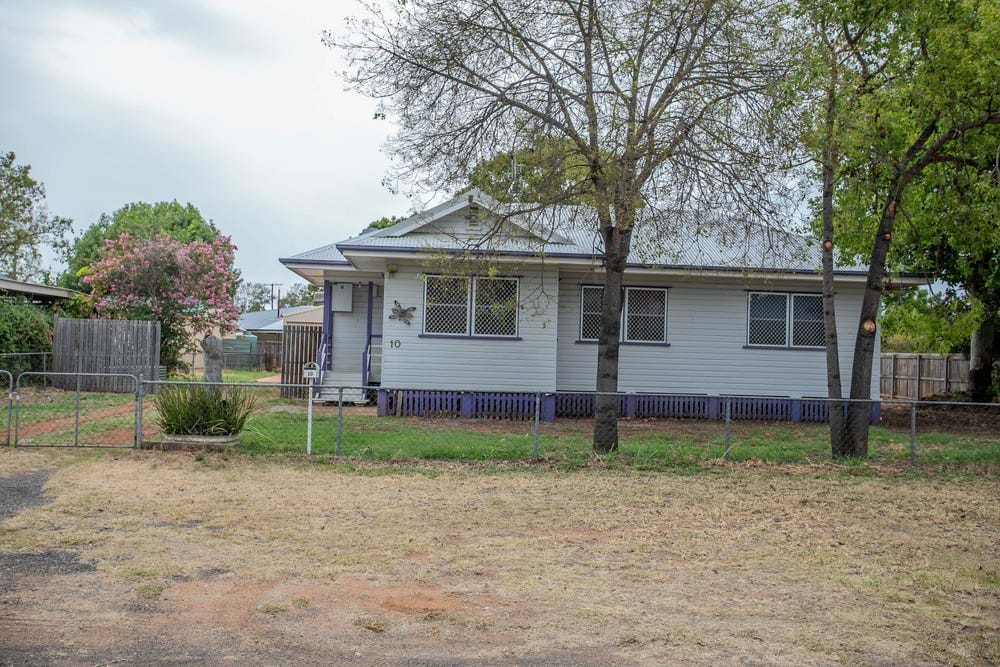 Timber home in great location - this home will sell itself - it has that homely feeling