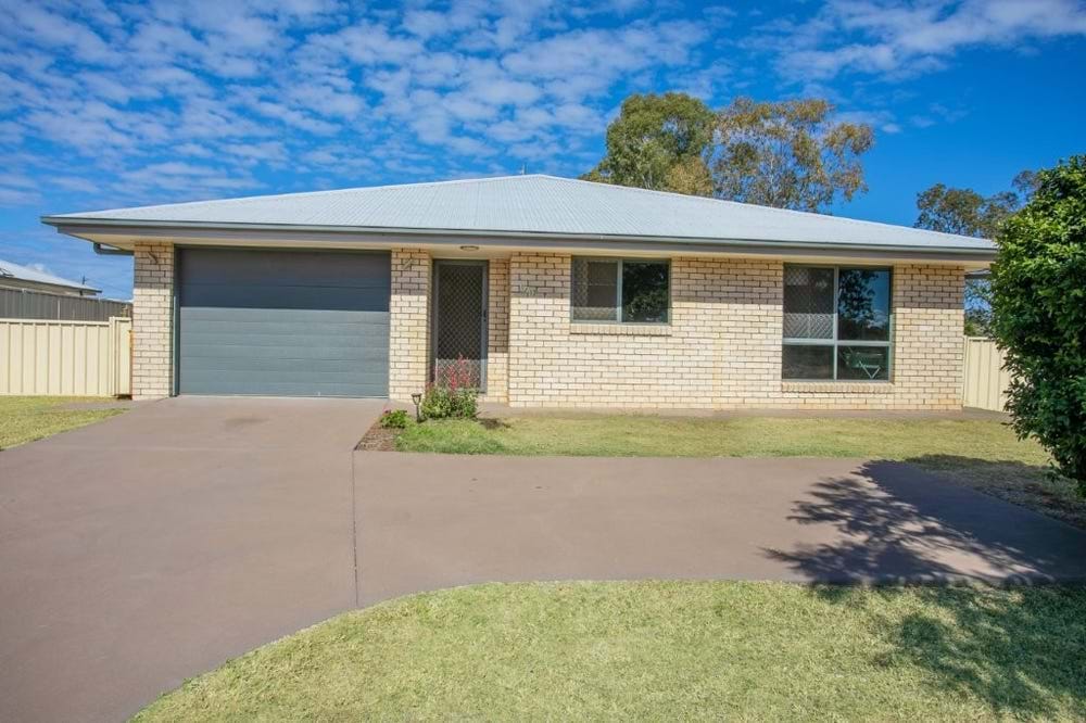 Modern unit in quiet location