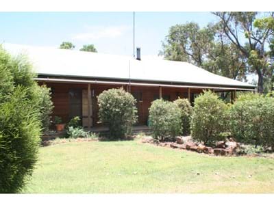 Comfortable timber home - good water - 108.5ha